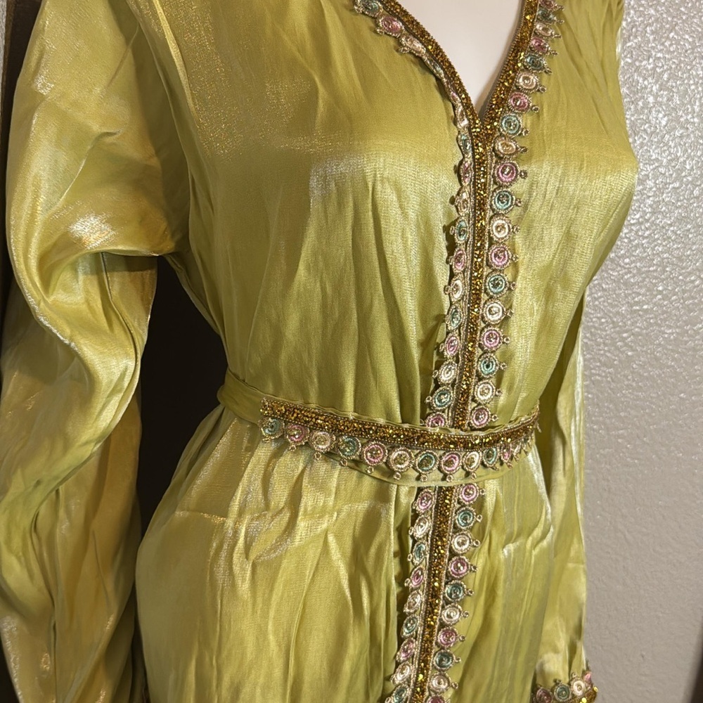 Moroccan Green Satin Hand-Stitched Rhinestone Long-Sleeve Kaftan - Picture 3 of 4